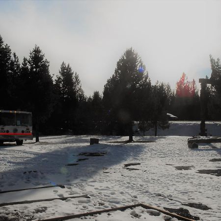 Eagle Crater Lake Inn Chemult Bagian luar foto