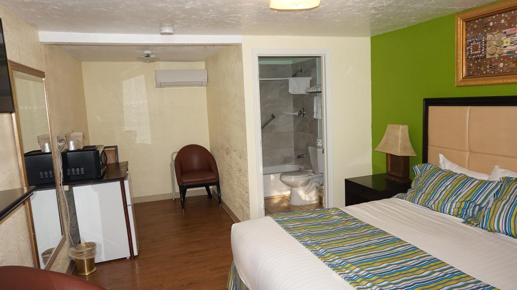 Eagle Crater Lake Inn Chemult Bagian luar foto