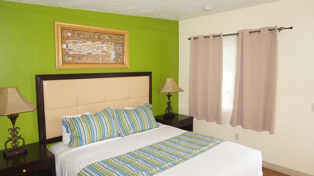 Eagle Crater Lake Inn Chemult Bagian luar foto