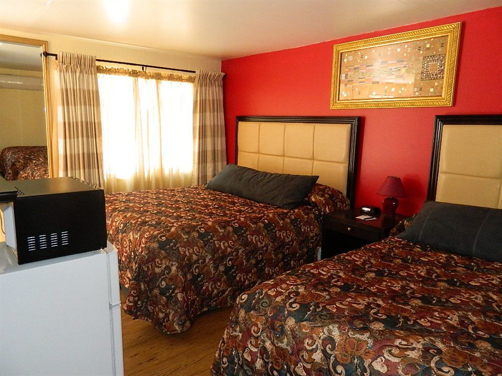 Eagle Crater Lake Inn Chemult Bagian luar foto