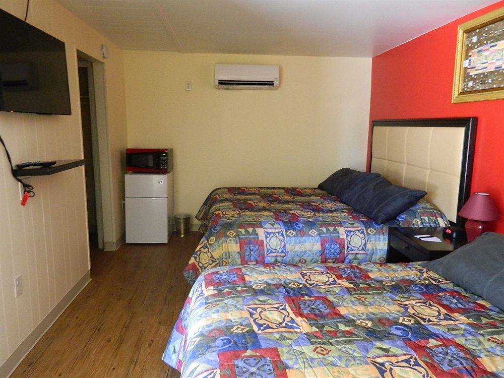Eagle Crater Lake Inn Chemult Bagian luar foto