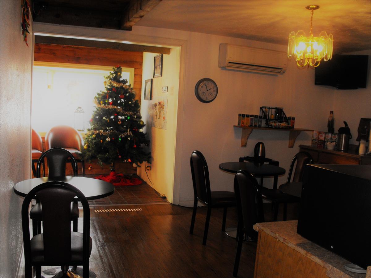 Eagle Crater Lake Inn Chemult Bagian luar foto