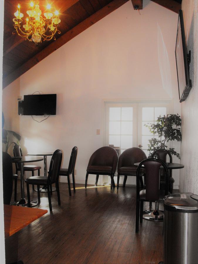 Eagle Crater Lake Inn Chemult Bagian luar foto
