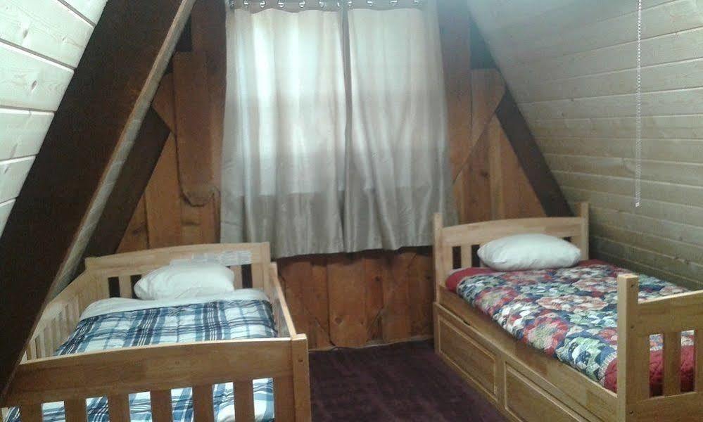 Eagle Crater Lake Inn Chemult Bagian luar foto