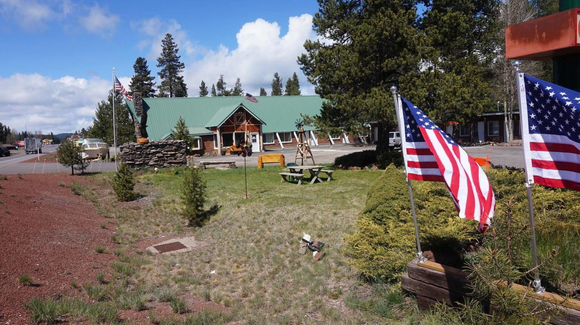 Eagle Crater Lake Inn Chemult Bagian luar foto