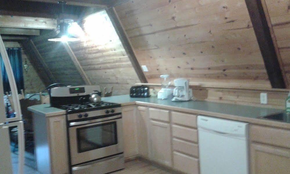 Eagle Crater Lake Inn Chemult Bagian luar foto