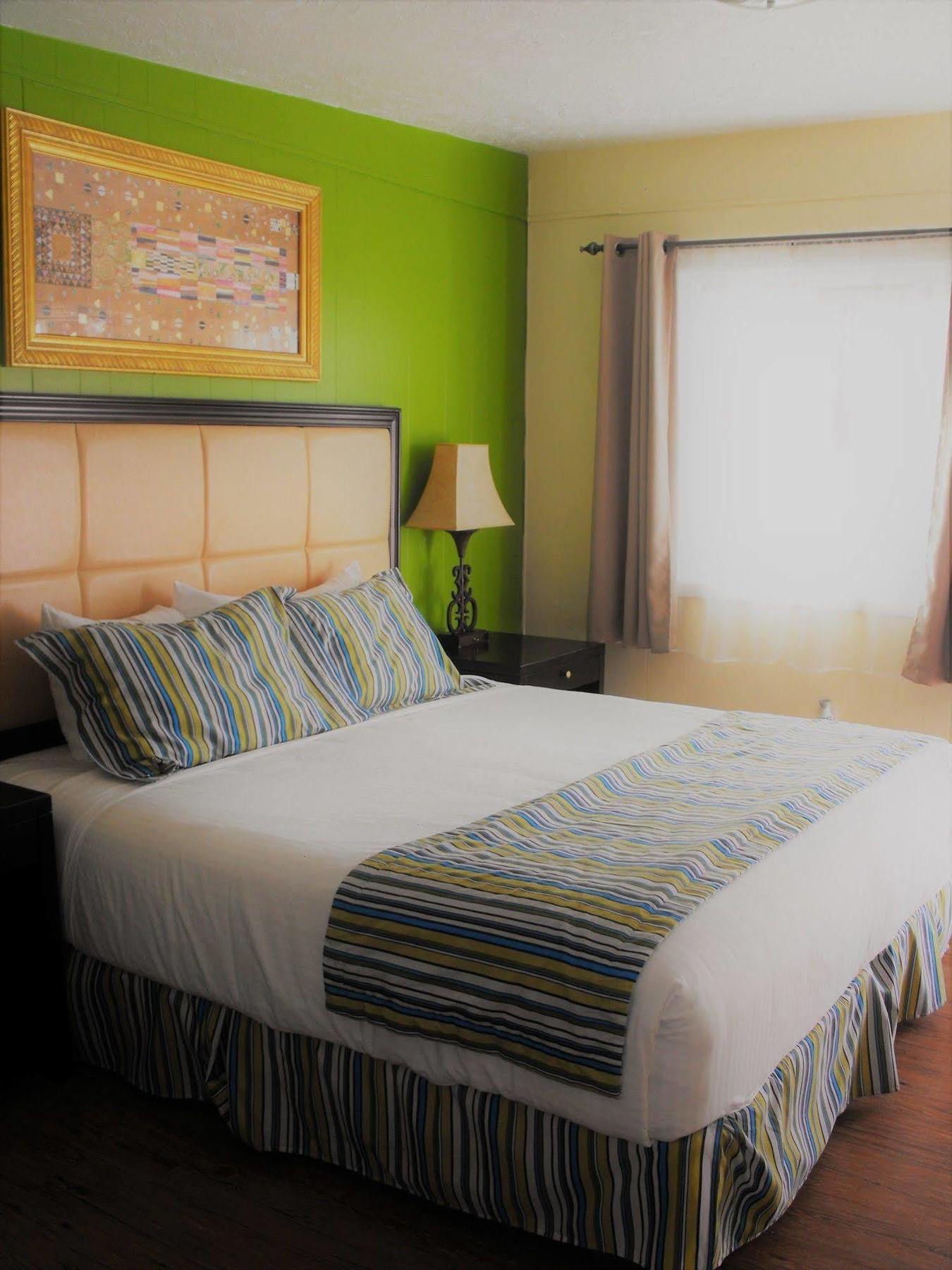 Eagle Crater Lake Inn Chemult Bagian luar foto